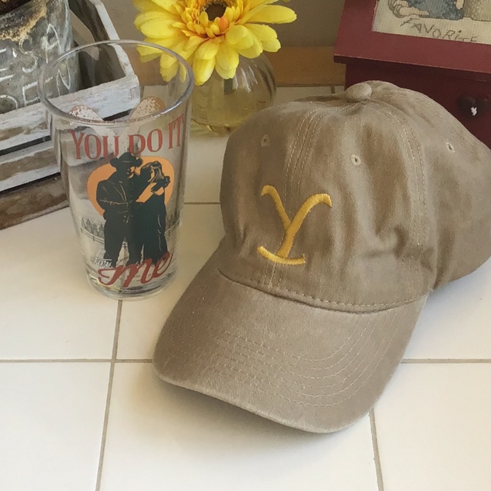 ‘Yellowstone’ Embroidered Baseball Cap/Tumbler Combo